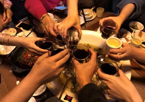 2023年春节期间能聚餐吗？聚餐不能超过多少人