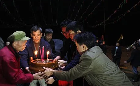 2023过年请祖宗早上请还是晚上请 过年请祖宗怎么请