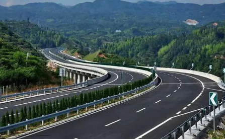 2023春节期间上高速免费在高速路口拿不拿卡