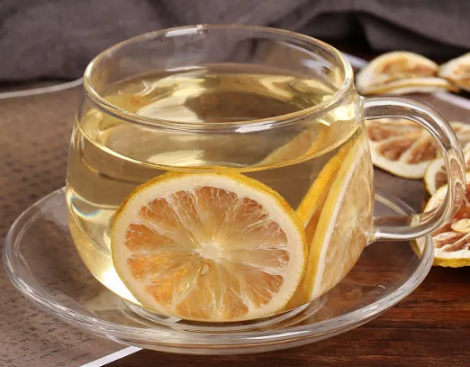 柠檬干可以做电解质水吗 电解质水可以用干柠檬片代替吗 柠檬干可以做电解质水吗 电解质水可以用干柠檬片代替吗