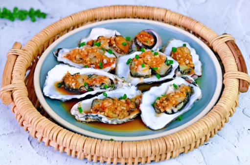 生蚝配青柠檬好还是黄柠檬好吃 生蚝放什么柠檬好吃又营养