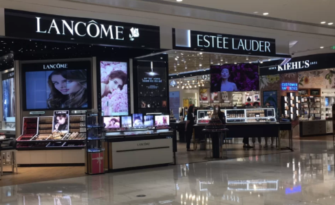 让专柜柜姐寄货可靠吗 柜姐会不会用假货拿到专柜卖