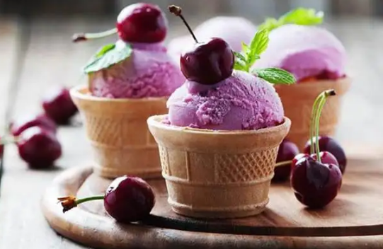 发烧吃冰淇淋会加重病情吗 发烧吃雪糕会不会更严重