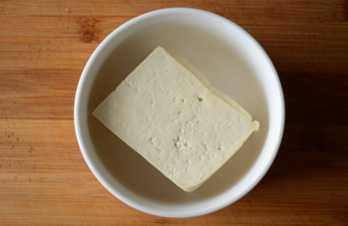 怎样把内酯豆腐从盒子中完整取出 内脂豆腐怎么从盒子里取出不碎