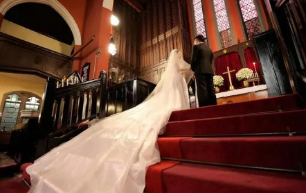 结婚当天新娘脚不能沾地吗 新娘如果脚落地咋办