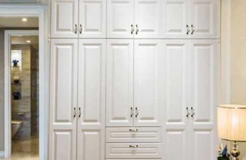 屋里新打个衣柜可以住人吗 柜子不打开甲醛就散不出来了吧