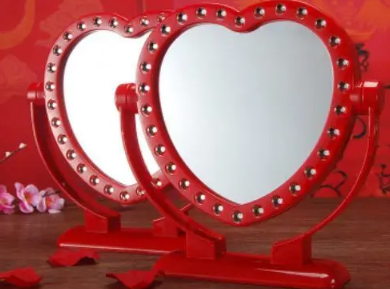 结婚拿镜子必须要男孩吗 结婚带镜子的寓意有哪些