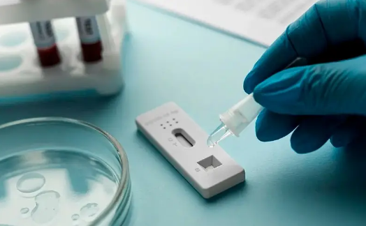 发烧做抗原一道杠是不是没事？