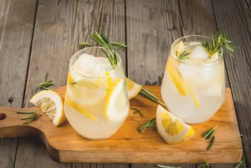 柠檬怎么做电解质水 柠檬加什么是电解质水