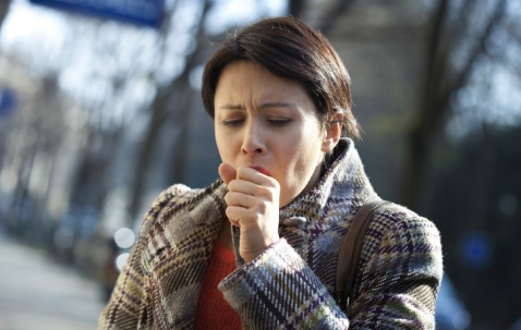 得了新冠肺快咳出来了怎么办 新冠病毒干咳是一直咳还是偶尔咳 得了新冠肺快咳出来了怎么办 新冠病毒干咳是一直咳还是偶尔咳