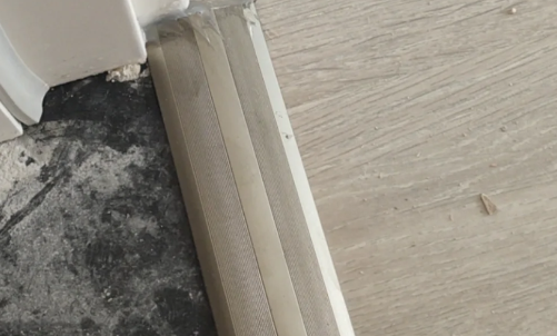 木地板封边条用什么胶粘最好 木地板收口条松了怎么修