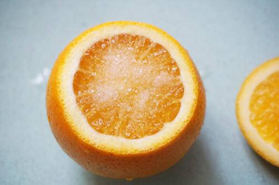 吃了盐蒸橙子拉肚子怎么回事 为什么吃了盐蒸橙子会拉肚子