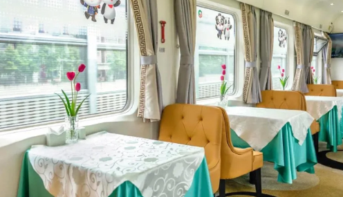 火车餐车在几号车厢 火车餐车有充电的地方吗