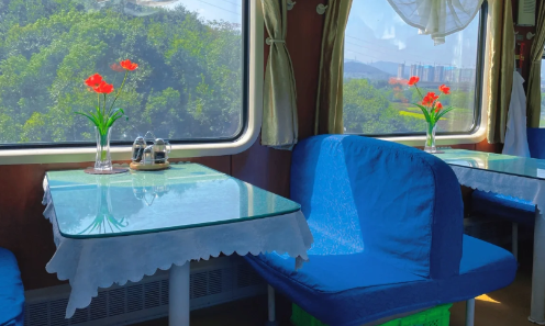 火车餐车在几号车厢 火车餐车有充电的地方吗