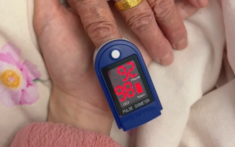 为什么血氧下降一会又上来了（为什么躺着和坐着血氧不一样）
