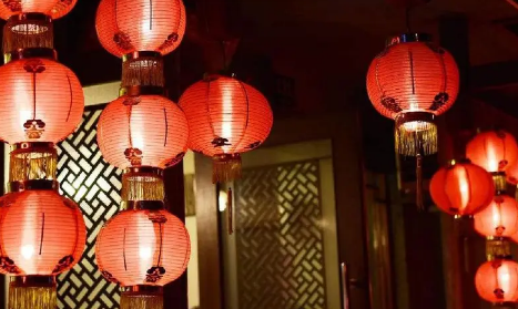 灯笼过小年就挂吗2023 春节灯笼什么时候挂好