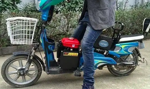 电动车天凉了突然就跑不远了正常吗 两轮电动车冬天续航真的少一半么