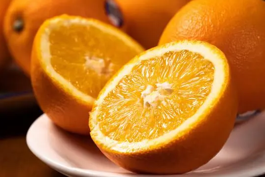 橙子买大的好还是小的好（橙子个头越大越好吗）