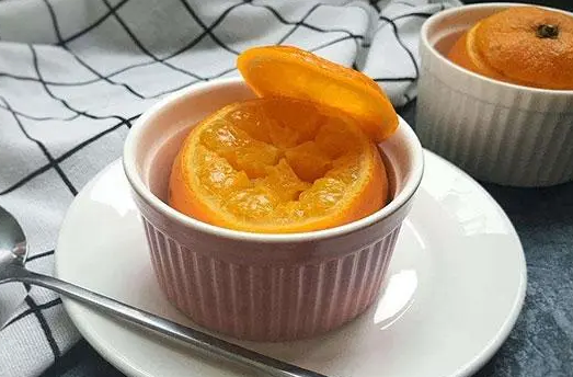 盐蒸橙子和冰糖雪梨都是甜的吗 盐蒸橙子和冰糖雪梨都是寒性的吗