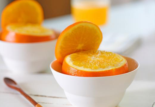 盐蒸橙子什么时候吃效果好一点 盐蒸橙子几点吃最好