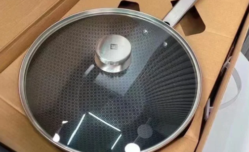 蜂巢锅是什么材料做的（蜂巢锅适合做什么食物）