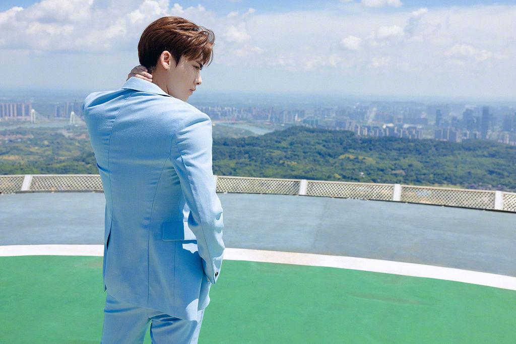 李易峰证件照高清图片（李易峰十大惊艳的照片）