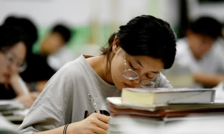 2023高考一模二模三模哪次最接近高考（高考一模二模三模哪次最难）