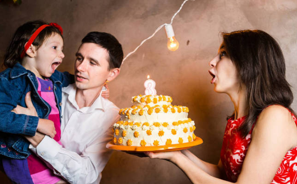 2023年两个二月过生日会加两岁吗（2023二月过两个生日好吗）