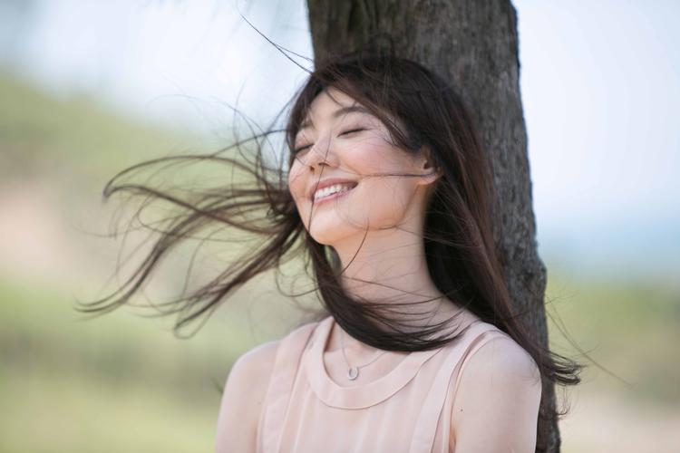 王冠为什么单身（央视主持人王冠感情绯闻）