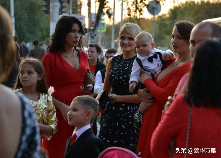 一万卢布等于多少人民币2022（俄罗斯人民平均工资）