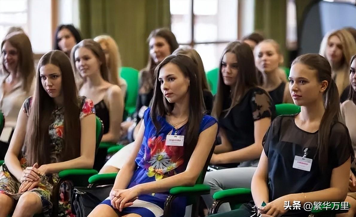 一万卢布等于多少人民币2022（俄罗斯人民平均工资）