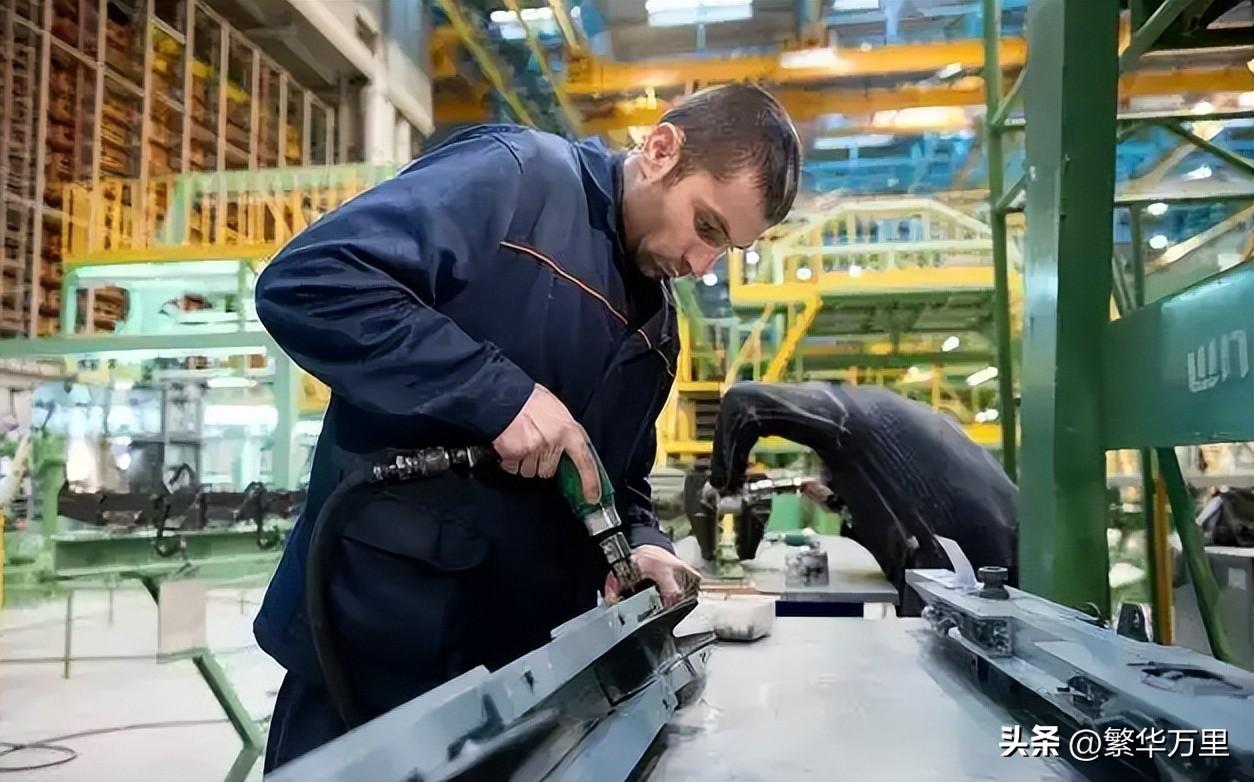 一万卢布等于多少人民币2022（俄罗斯人民平均工资）