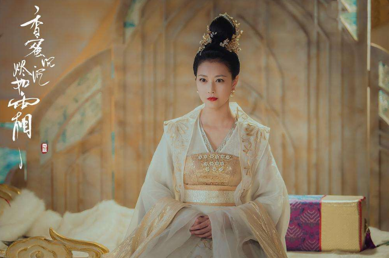 周海媚吕良伟为何分手（盘点周海媚的8段揪心恋情）