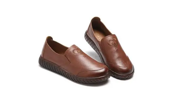 闰月鞋买布鞋还是皮鞋合适(闰月鞋可以买运动鞋吗) 闰月鞋买布鞋还是皮鞋合适(闰月鞋可以买运动鞋吗)