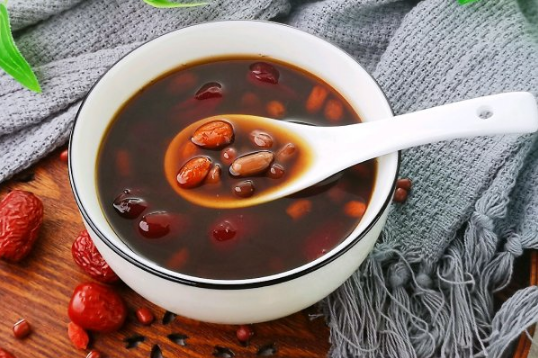 五红汤做一次喝两三天可以吗（五红汤熬一次可以分多少天喝）