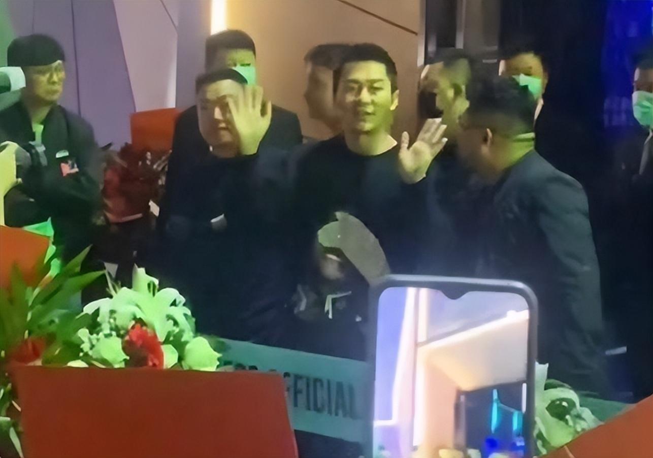 李晨的家世到底有多强大,李晨的家事身价 李晨的家世到底有多强大,李晨的家事身价