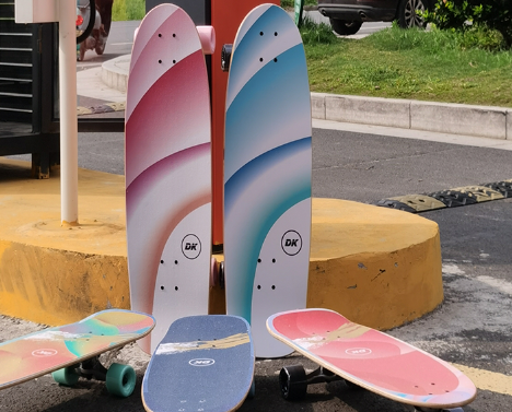 电动滑板适合初学者玩吗（​电动滑板容易学吗）