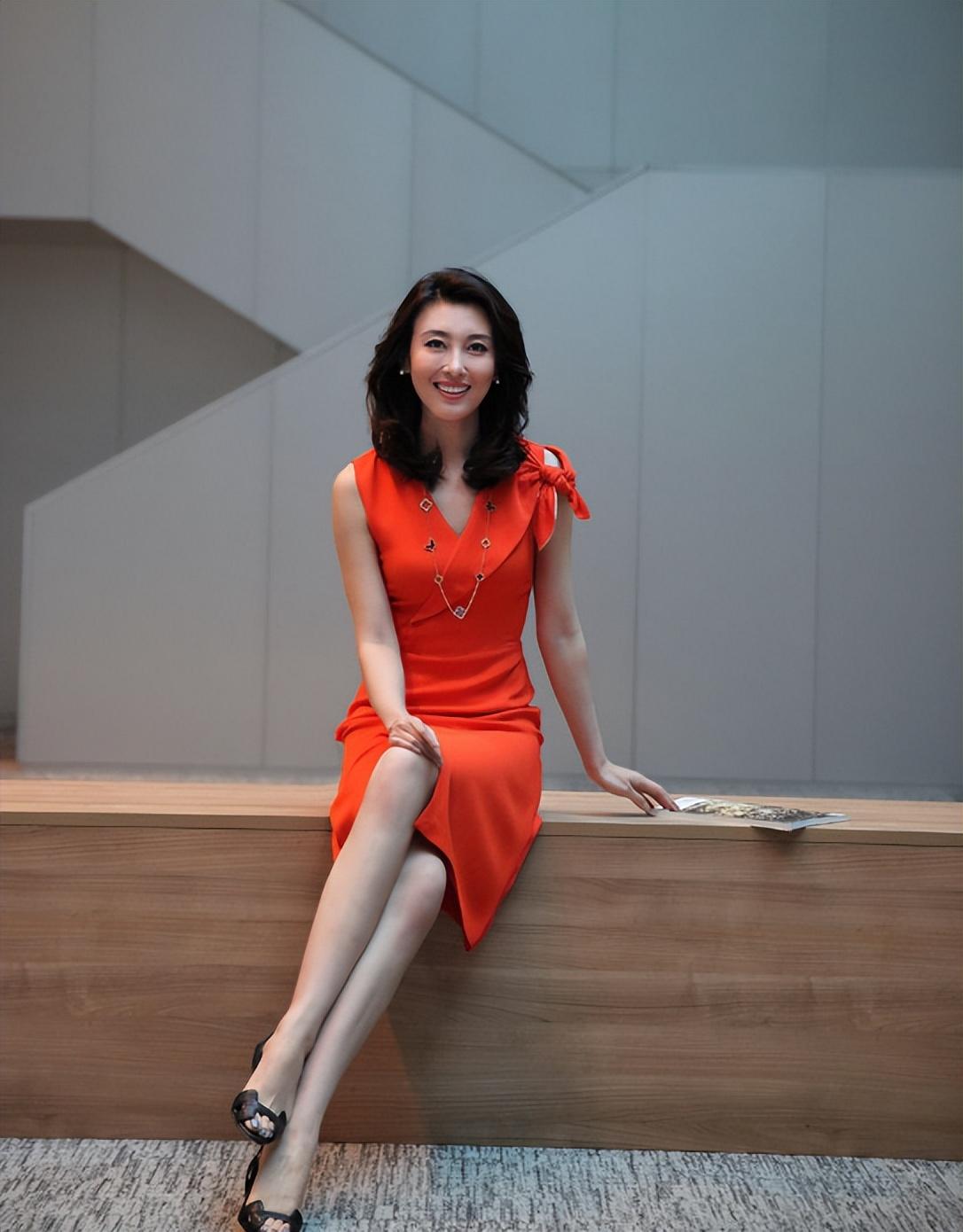 李红裸照事件真相(央视最美女主持人李红)