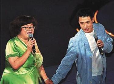 叶德娴是刘德华什么人 （刘德华喝叶德娴的关系）