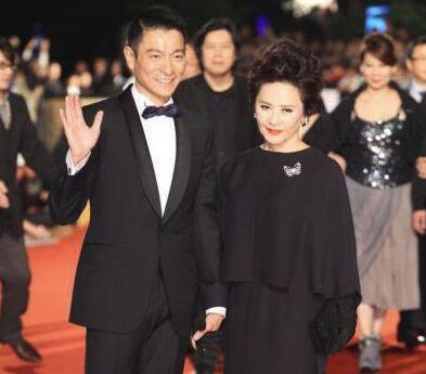 叶德娴是刘德华什么人 （刘德华喝叶德娴的关系）