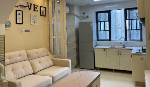 房租要提前一个月交是正常的吗（房租要提前一个月交不给会怎么样）