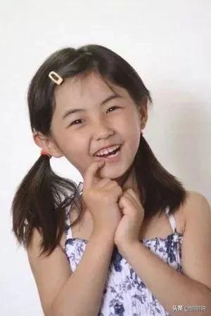 张子枫的爸爸是谁（明星张子枫15年的辛酸成名史）