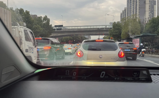 杭州3月1日取消限行真的假的(杭州限行是不是就是不能开车) 杭州3月1日取消限行真的假的(杭州限行是不是就是不能开车)