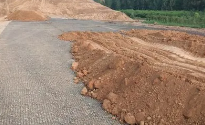 2023清明节上坟不能添二次土吗（​清明上坟添土能不能重复）