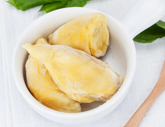 冻榴莲解冻后有水成糊糊能吃吗（冷冻榴莲化冻后出了很多水还能吃吗）