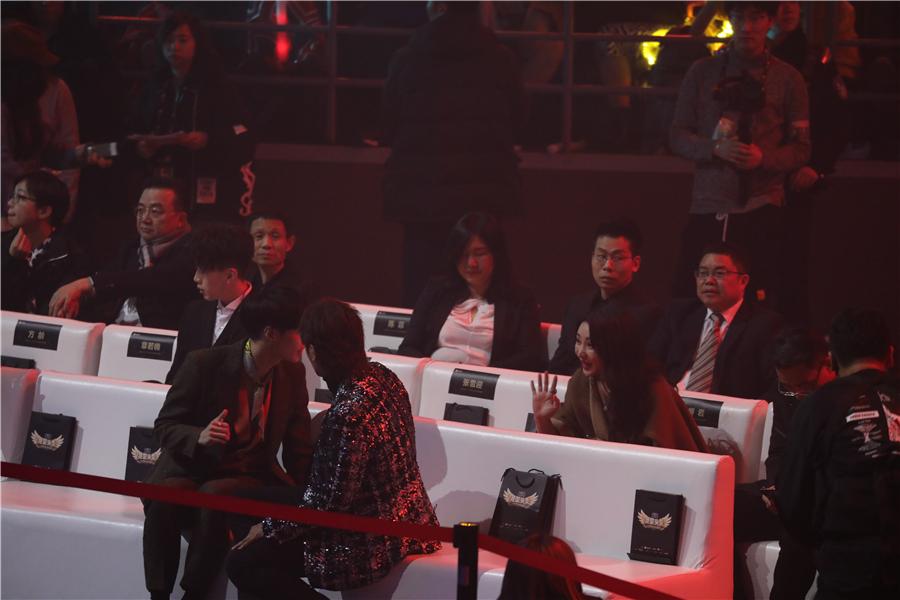 怎么感觉肖战喜欢杨紫(肖战偷窥杨紫胸部) 怎么感觉肖战喜欢杨紫(肖战偷窥杨紫胸部)