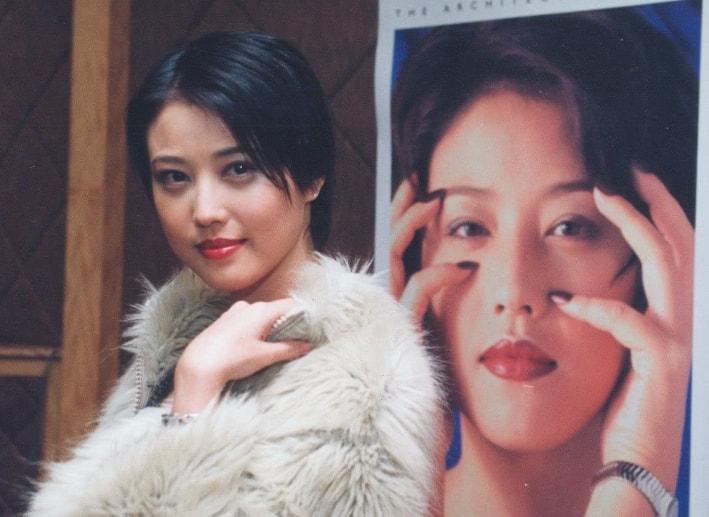 周海媚吕良伟为何分手（盘点周海媚的8段揪心恋情）