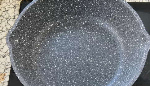 卡罗特麦饭石锅只是涂层吗（卡罗特麦饭石锅哪国的产品）