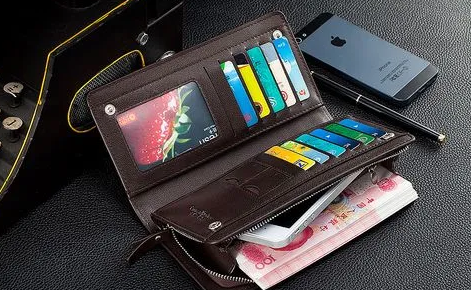 钱包旧了可以扔掉吗（​旧的包包扔掉有讲究吗）