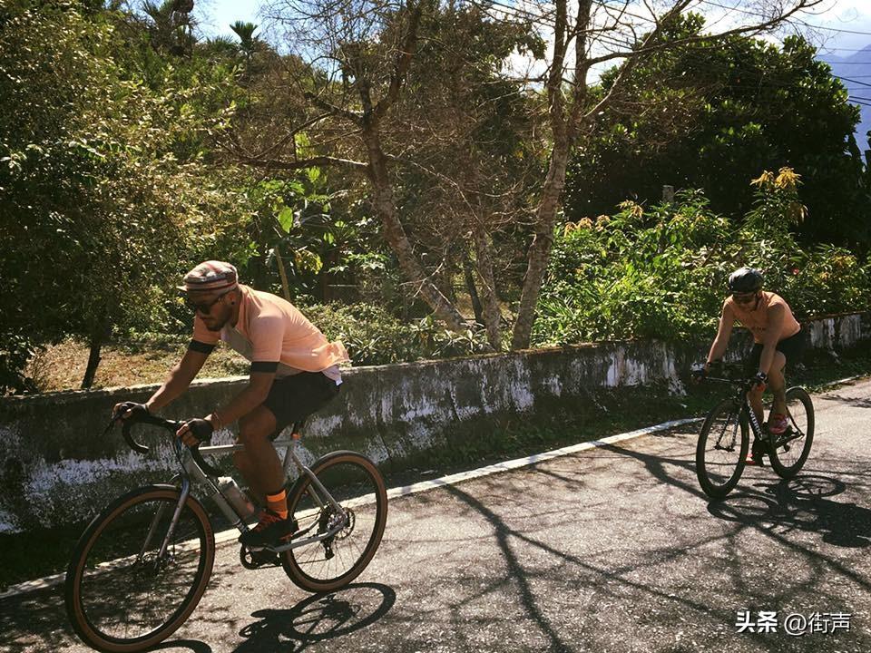 张震岳最近在干嘛（年轻时候的张震岳照片）